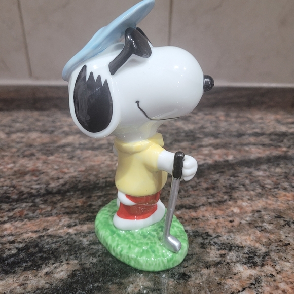 Golfing Snoopy - Picture 4 of 6